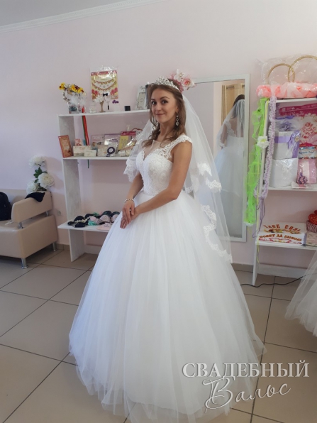 Платья